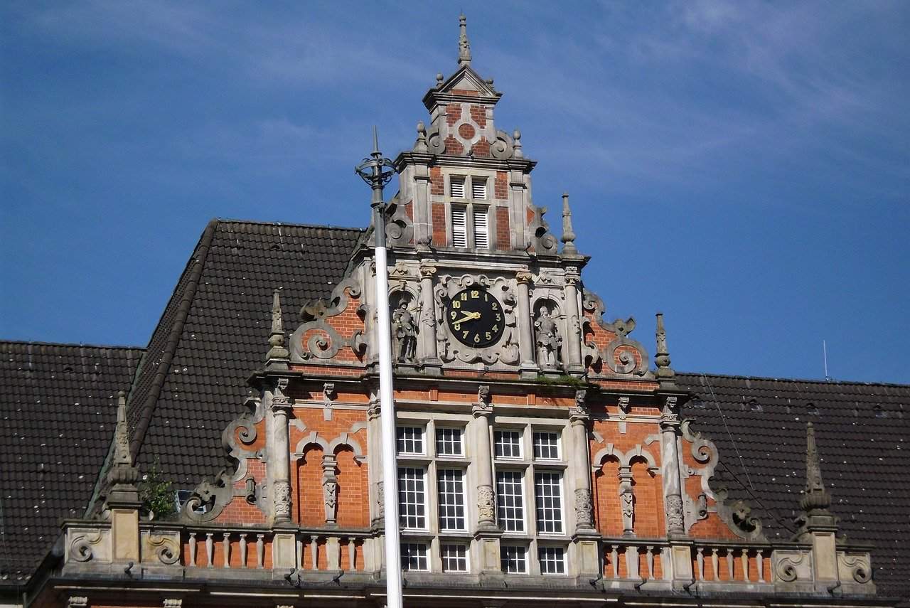 Giebel Fassade Rathaus Harburg
